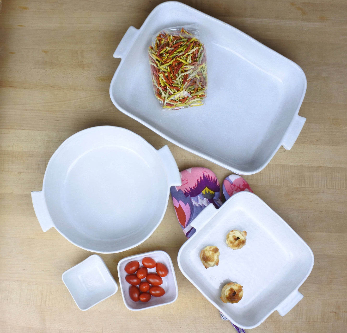 Cozina White Rectangular Baker